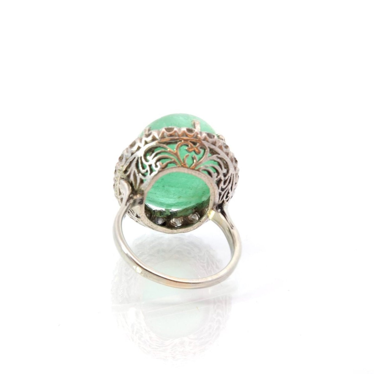 Bague Cocktail en or blanc, émeraude et diamants - Castafiore