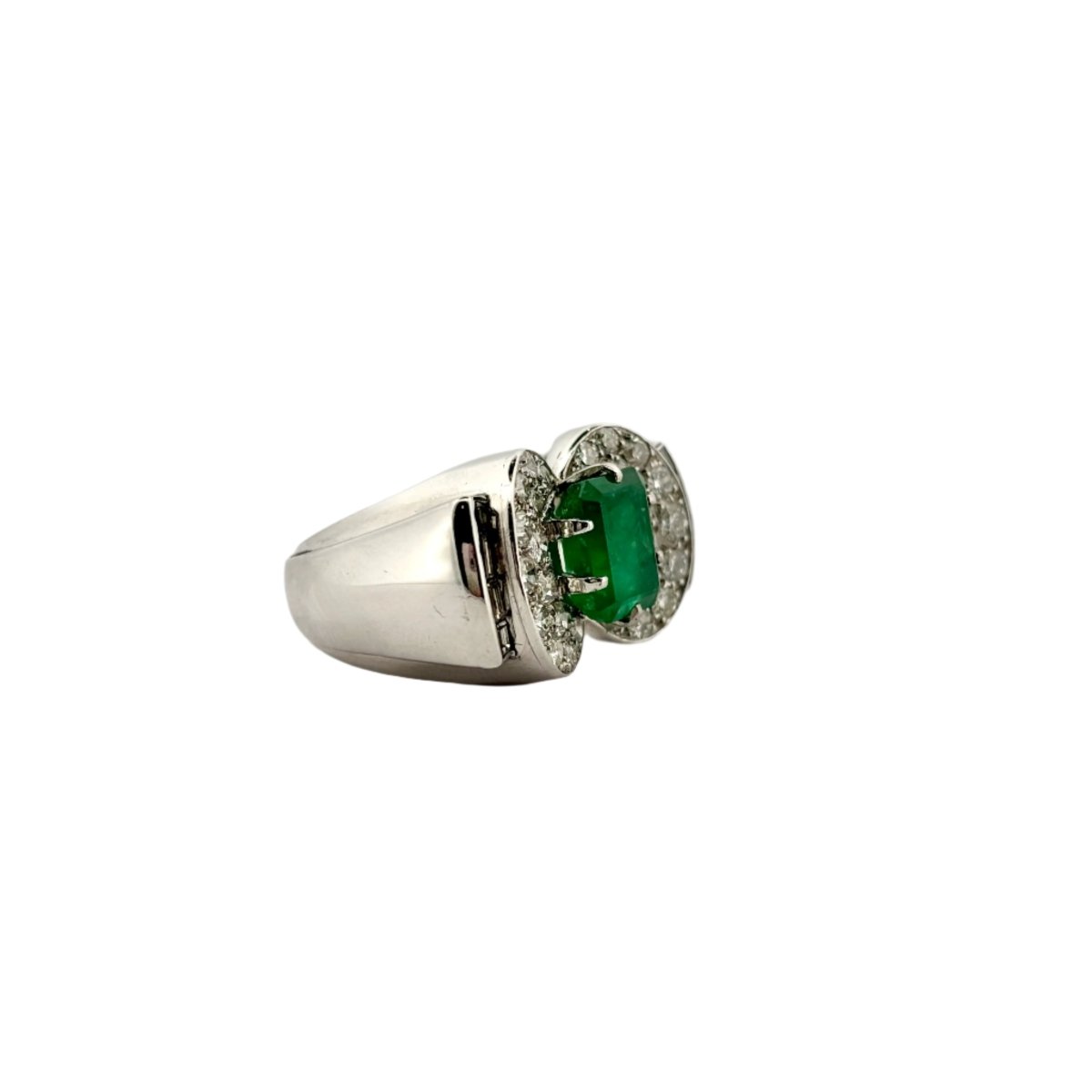 Bague Cocktail en or blanc, émeraude et diamants - Castafiore