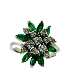 Bague Cocktail en or blanc, émeraudes et diamants - Castafiore