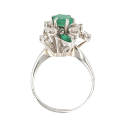 Bague Cocktail en or blanc, émeraudes et diamants - Castafiore