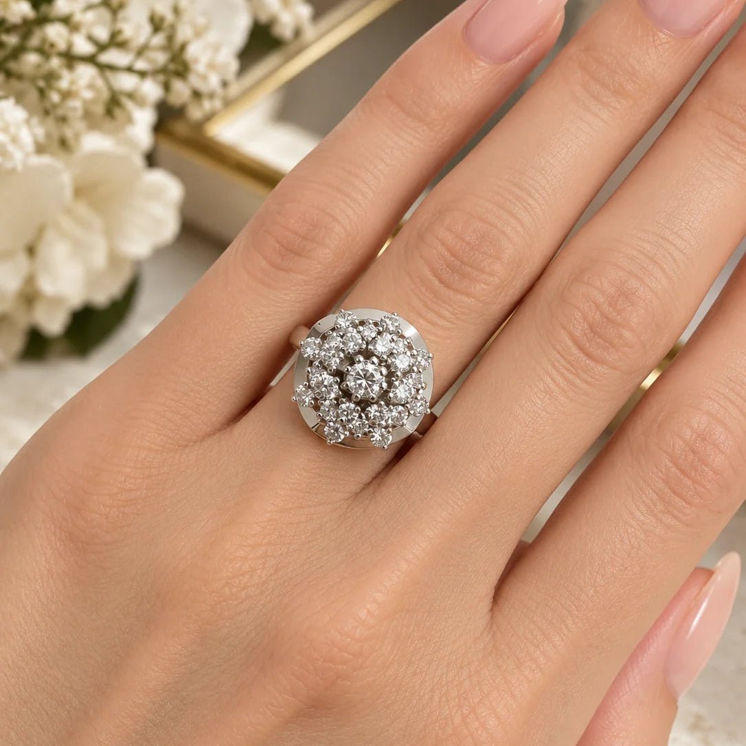 Bague Cocktail en or blanc et diamants - Castafiore