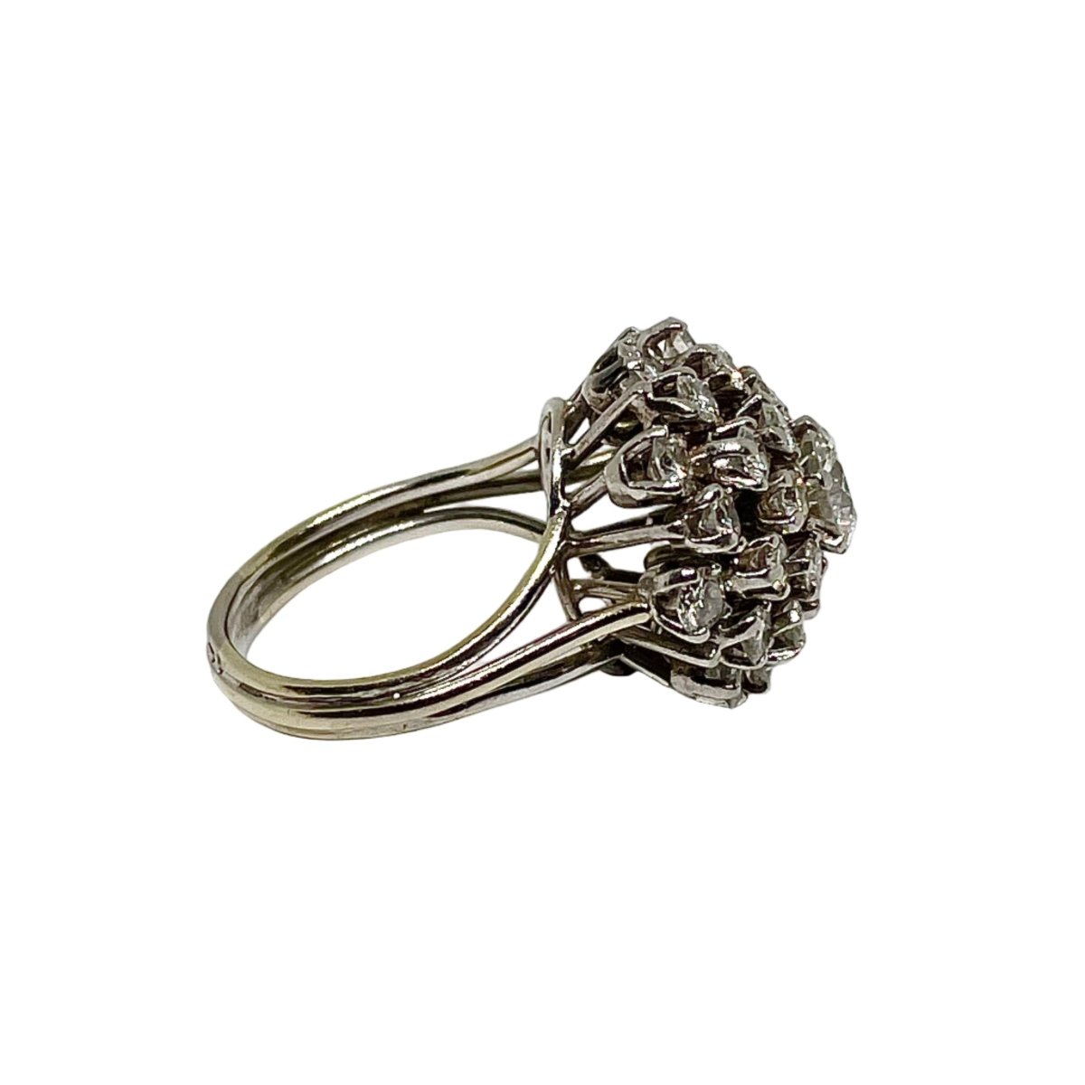 Bague Cocktail en or blanc et diamants - Castafiore