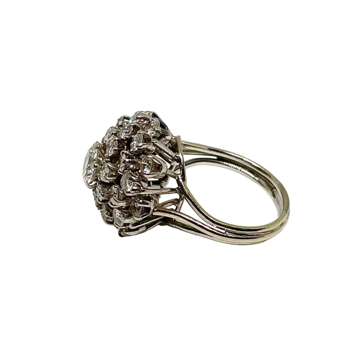 Bague Cocktail en or blanc et diamants - Castafiore