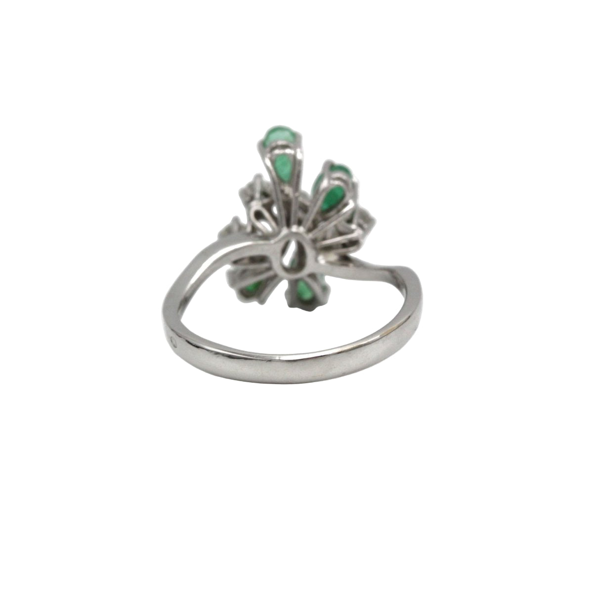 Bague cocktail en or blanc et diamants - Castafiore