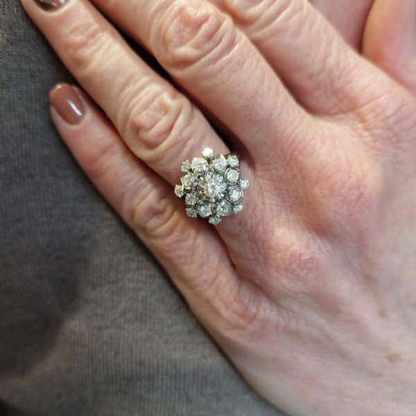 Bague Cocktail en or blanc et diamants - Castafiore