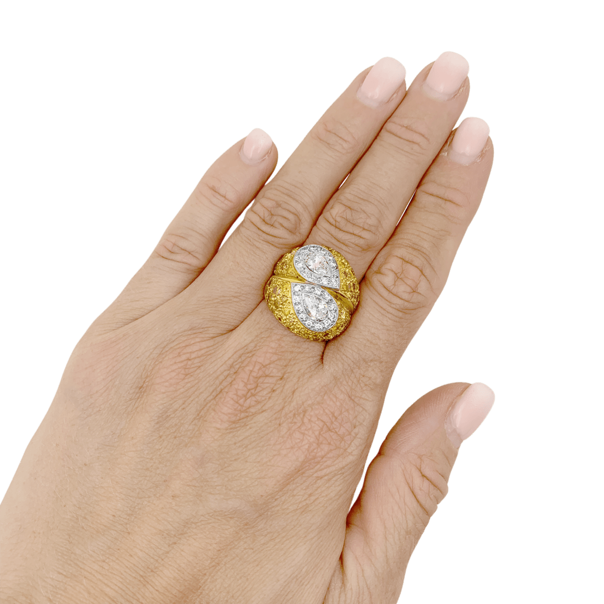 Bague Cocktail en or blanc, or jaune, saphirs et diamants - Castafiore