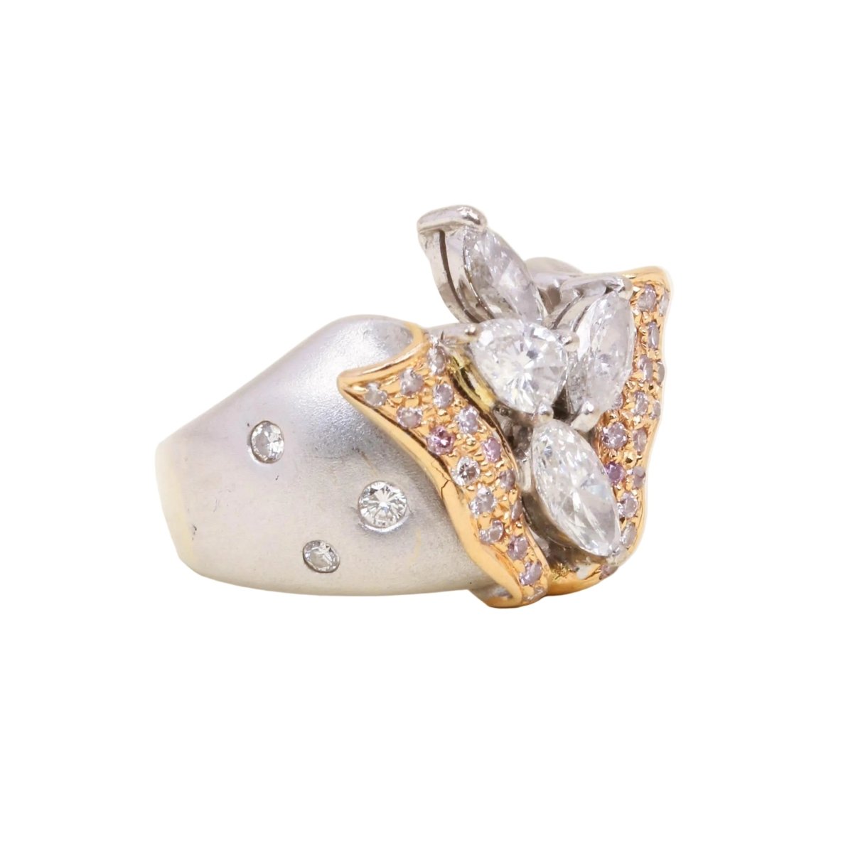 Bague Cocktail en or blanc, or rose et diamants - Castafiore