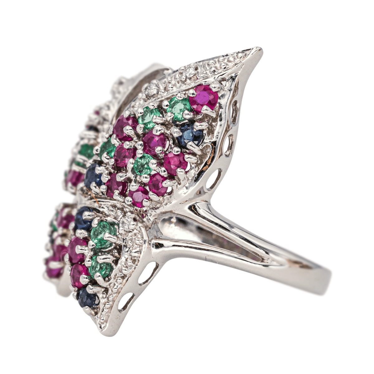 Bague Cocktail en or blanc, rubis, émeraudes, saphirs et diamants - Castafiore