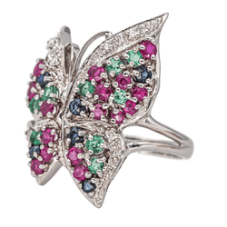 Bague Cocktail en or blanc, rubis, émeraudes, saphirs et diamants - Castafiore