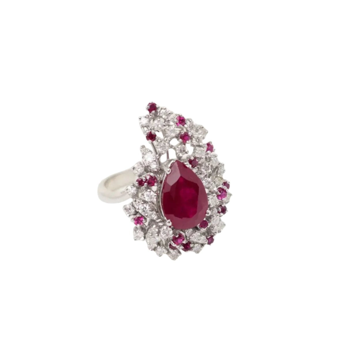 Bague cocktail en or blanc, rubis et diamants - Castafiore