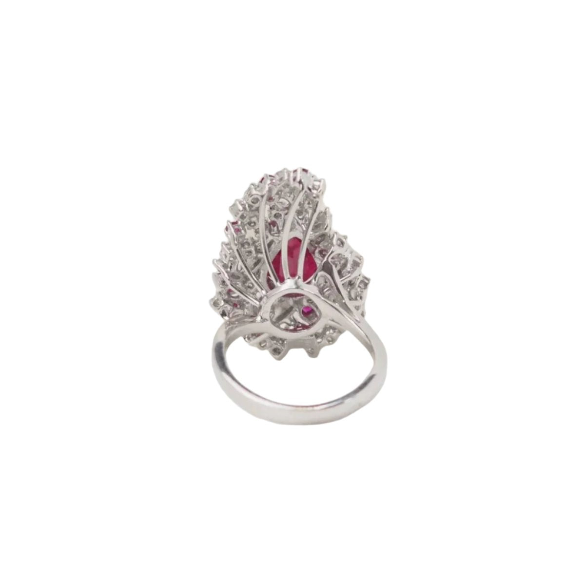 Bague cocktail en or blanc, rubis et diamants - Castafiore