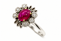 Bague Cocktail en or blanc, rubis et diamants - Castafiore