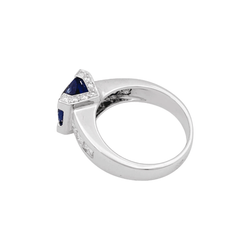 Bague Cocktail en or blanc, saphir, diamants. - Castafiore