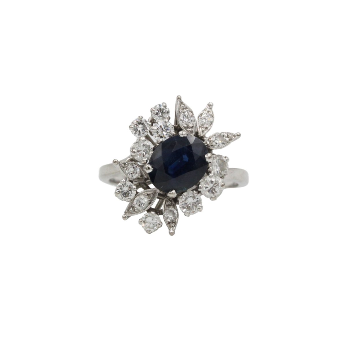 Bague Cocktail en or blanc, saphir et diamants - Castafiore