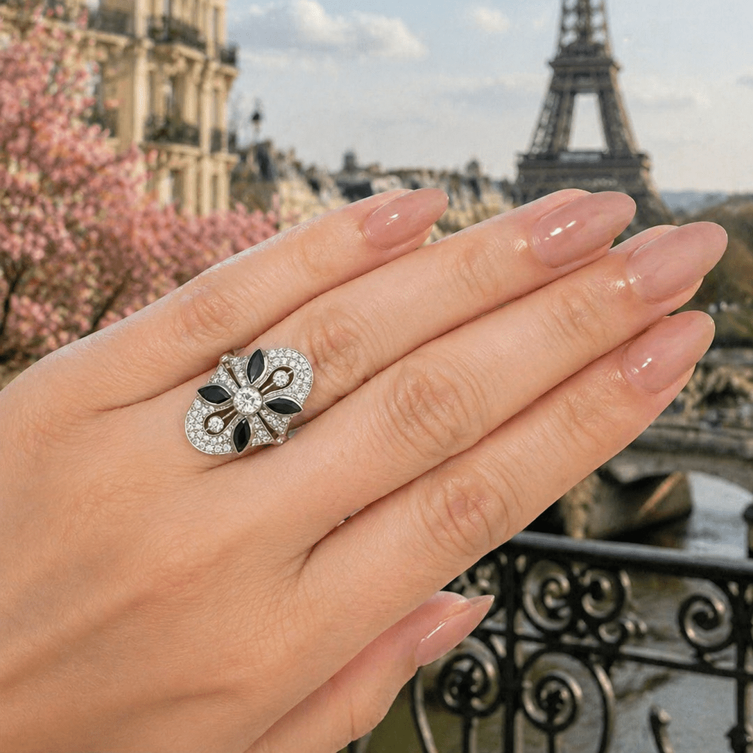 Bague Cocktail en or blanc, saphirs et diamants - Castafiore
