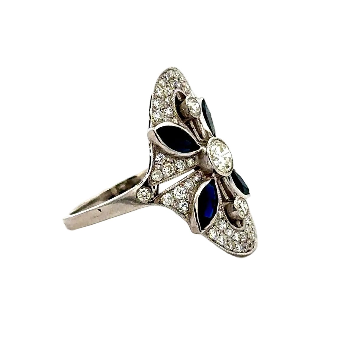 Bague Cocktail en or blanc, saphirs et diamants - Castafiore