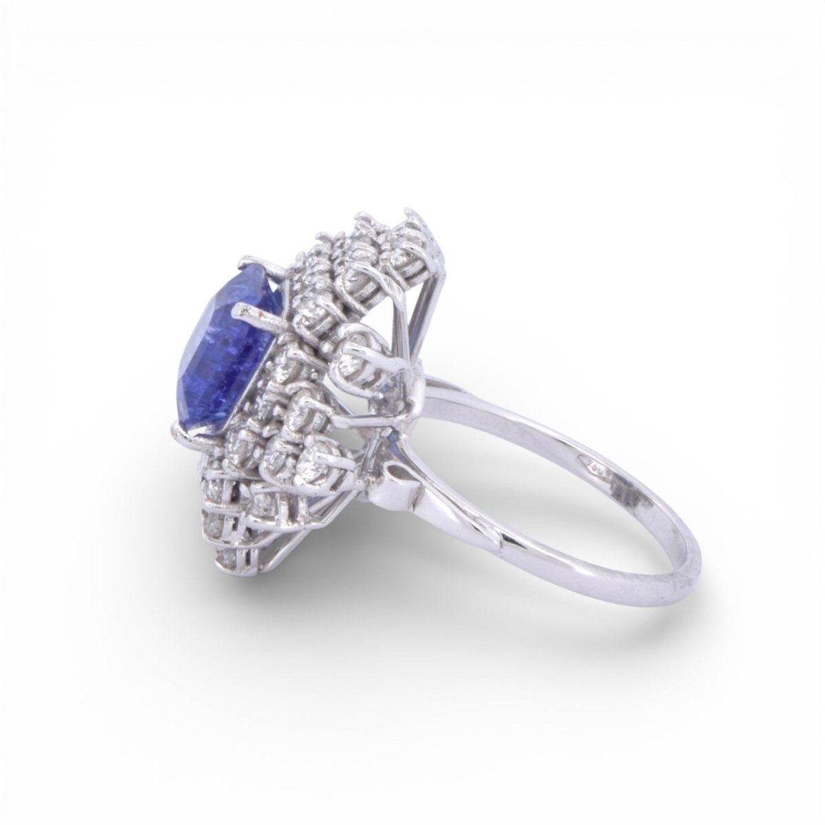 Bague Cocktail en or blanc, tanzanite et diamants - Castafiore