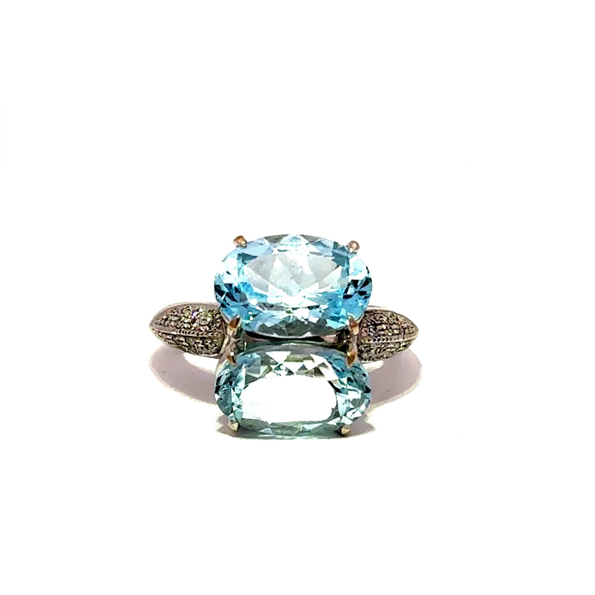 Bague Cocktail en or blanc, topazes et diamants - Castafiore