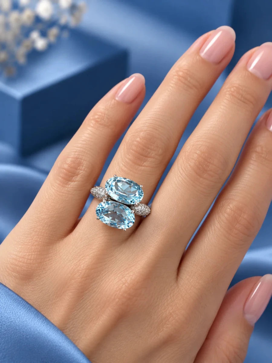 Bague Cocktail en or blanc, topazes et diamants - Castafiore