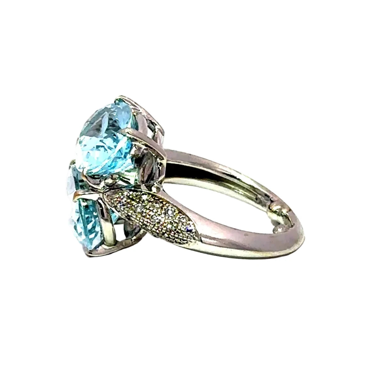 Bague Cocktail en or blanc, topazes et diamants - Castafiore