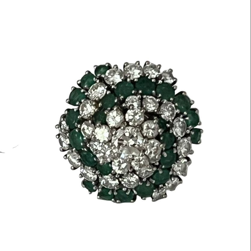 Bague Cocktail en or gris émeraudes et diamants - Castafiore