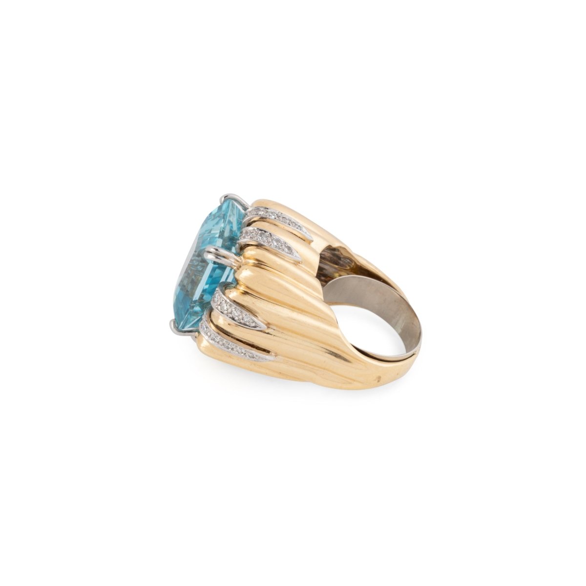 Bague Cocktail en or jaune, aigue - marine et diamants - Castafiore