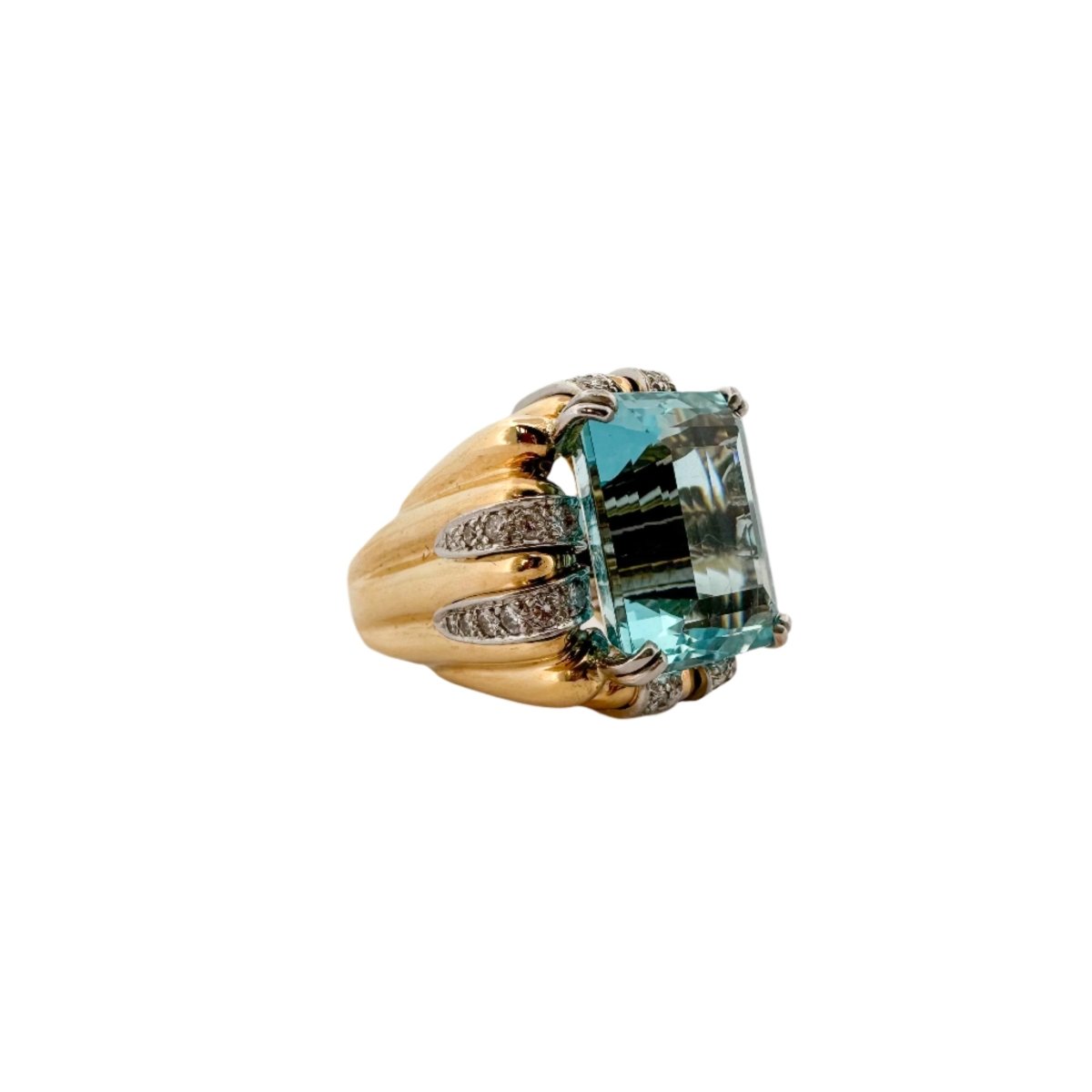 Bague Cocktail en or jaune, aigue - marine et diamants - Castafiore