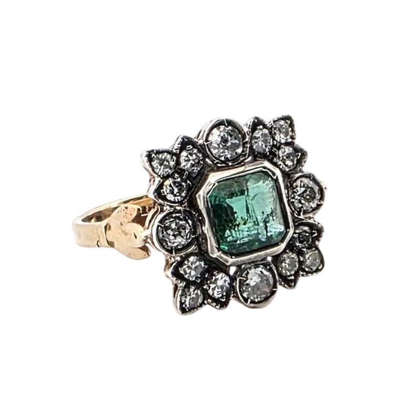 Bague Cocktail en or jaune, argent, émeraude et diamants - Castafiore