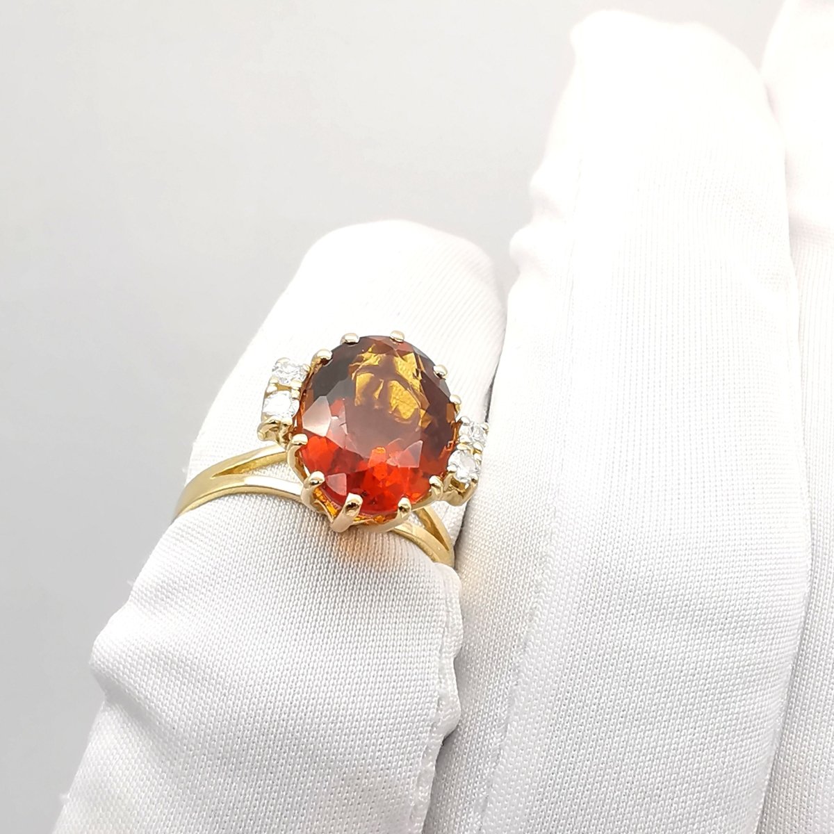 Bague Cocktail en or jaune, citrine et diamants - Castafiore