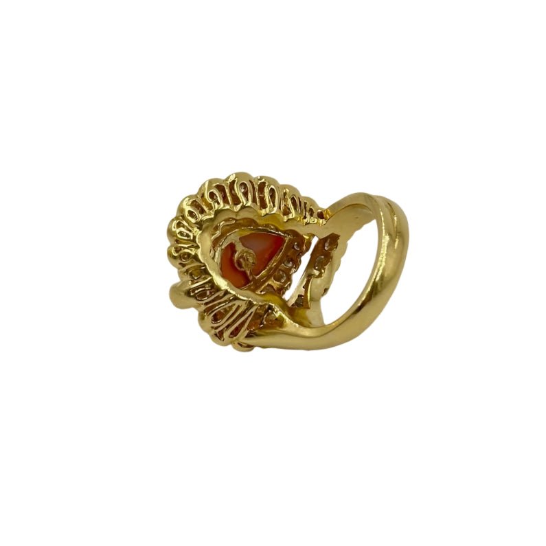 Bague Cocktail en or jaune, corail et diamants - Castafiore