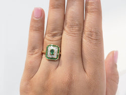 Bague Cocktail en or jaune, émeraude, et diamants - Castafiore