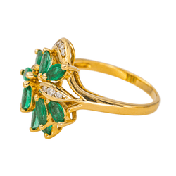 Bague Cocktail en or jaune, émeraudes et diamants - Castafiore
