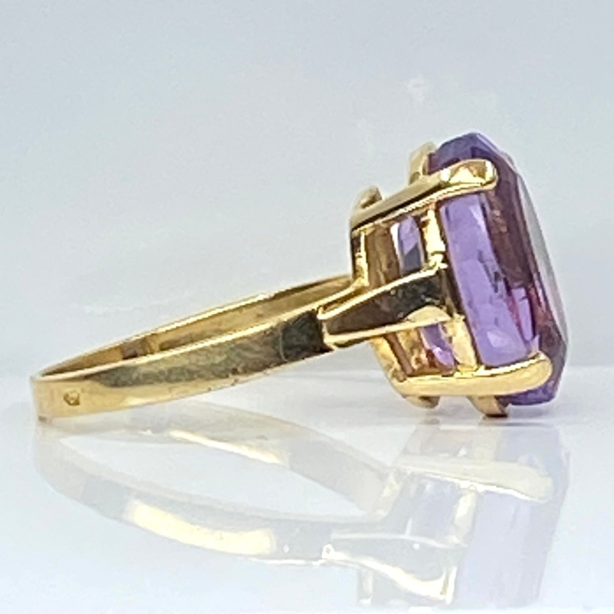 Bague Cocktail en or jaune et améthyste - Castafiore