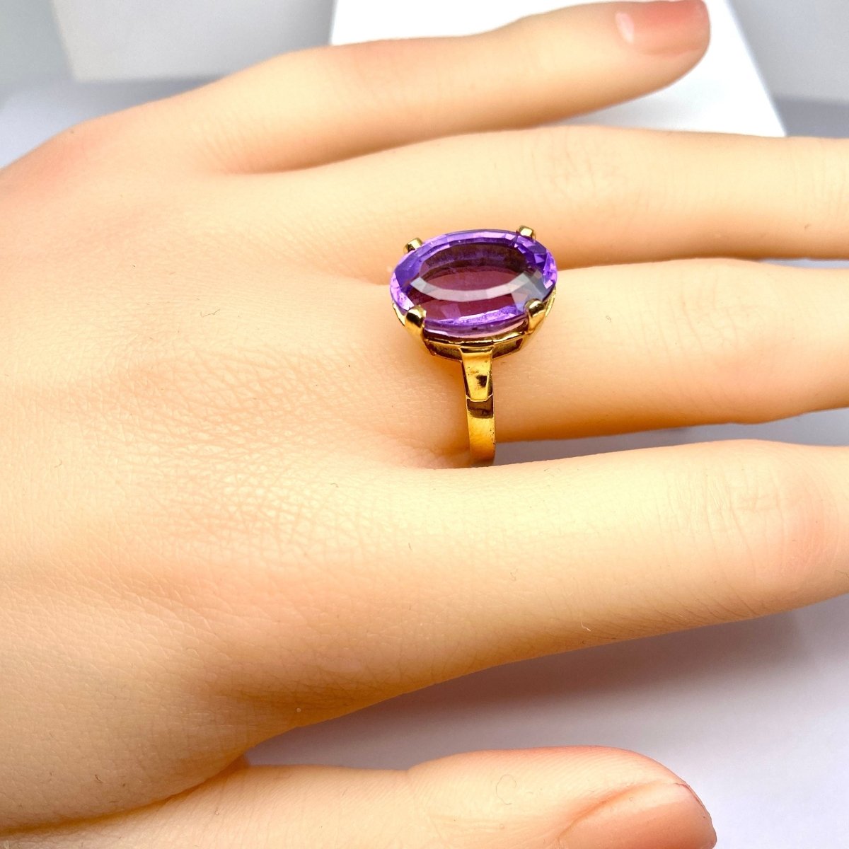 Bague Cocktail en or jaune et améthyste - Castafiore