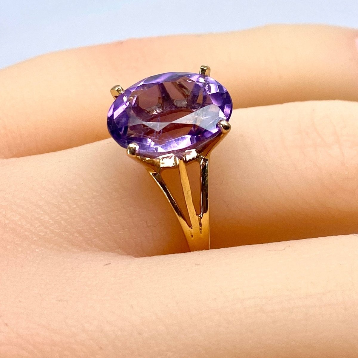 Bague Cocktail en or jaune et améthyste - Castafiore