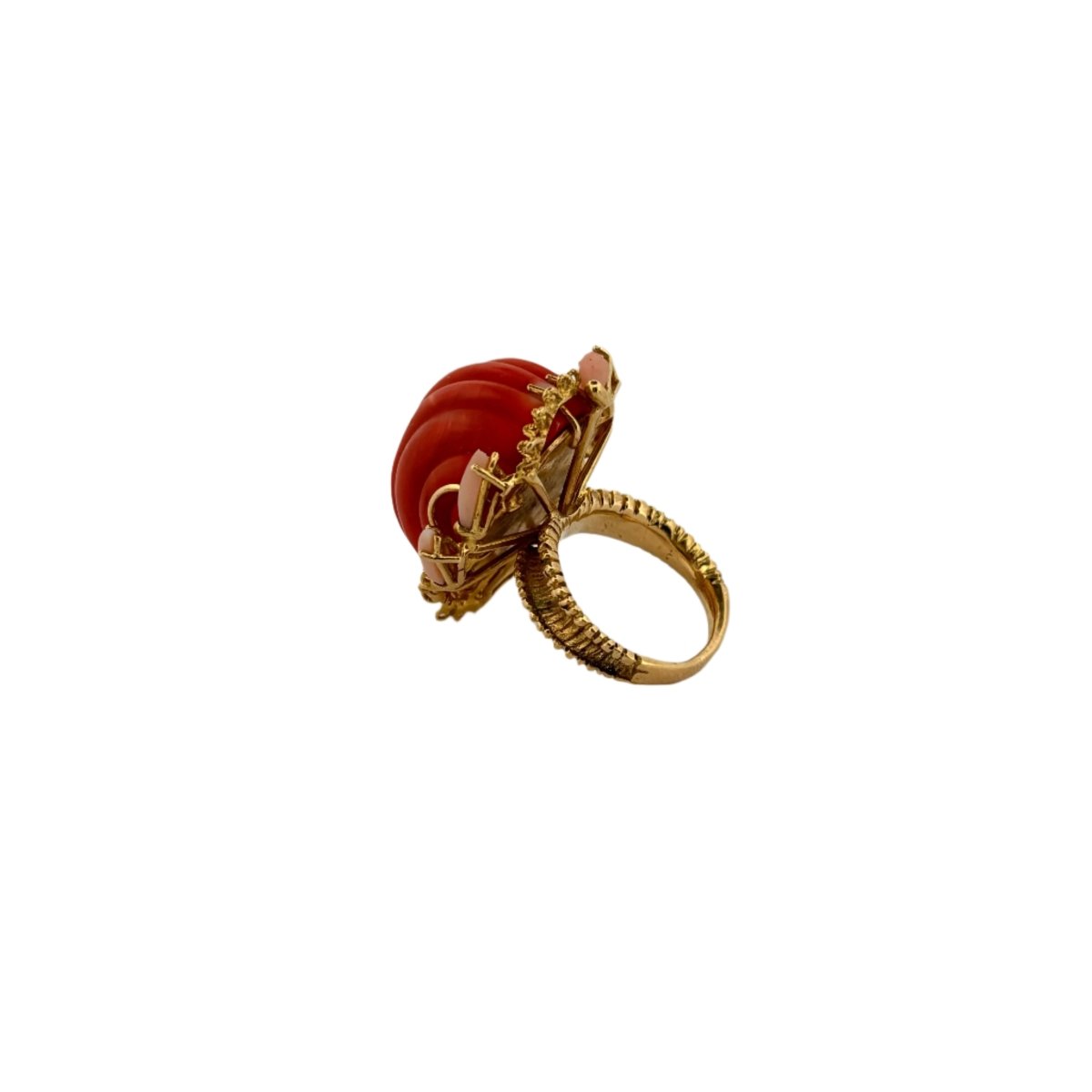 Bague Cocktail en or jaune et corail - Castafiore