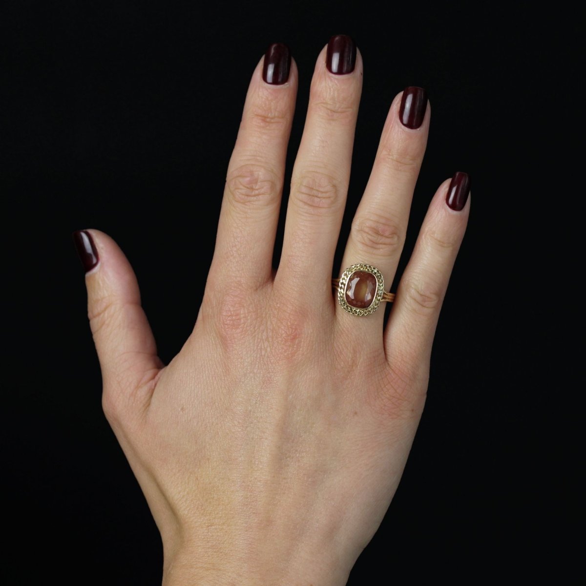 Bague Cocktail en or jaune et pierre de soleil - Castafiore