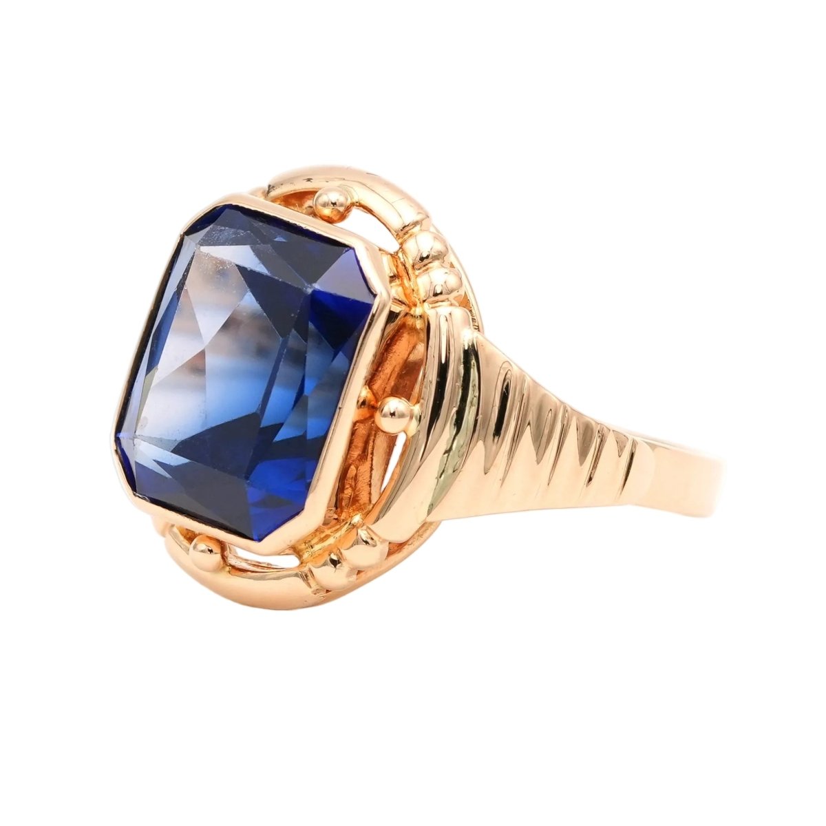 Bague Cocktail en or jaune et saphir - Castafiore