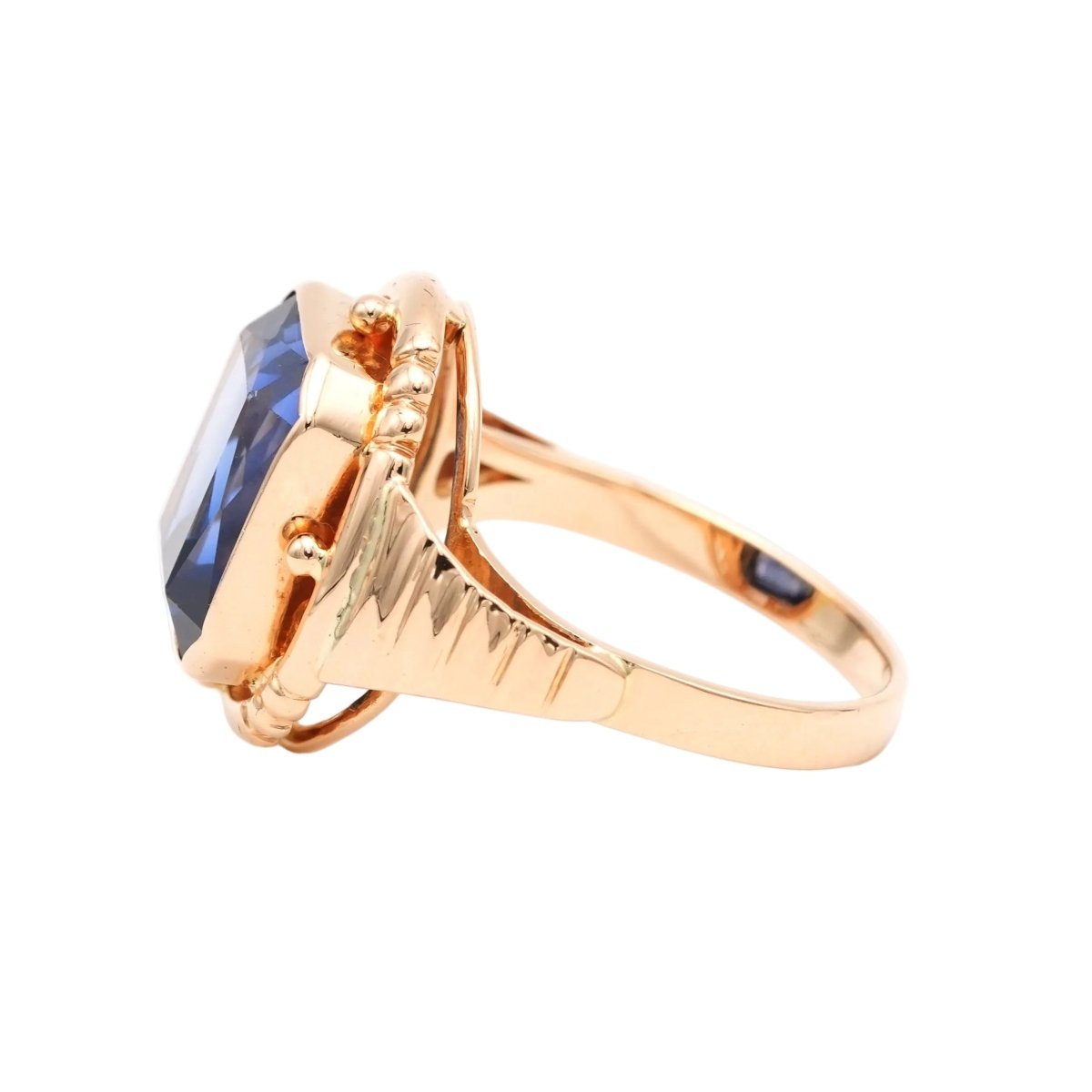 Bague Cocktail en or jaune et saphir - Castafiore