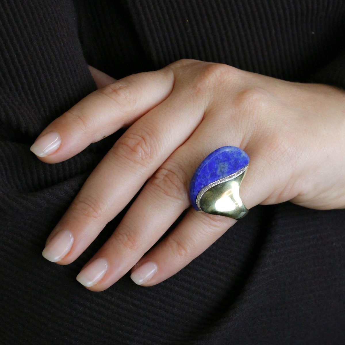 Bague Cocktail en or jaune, lapis-lazuli et diamants - Castafiore