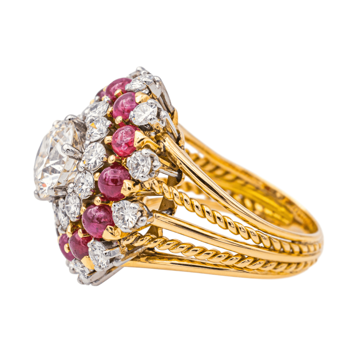 Bague Cocktail en or jaune, platine, rubis et diamants - Castafiore
