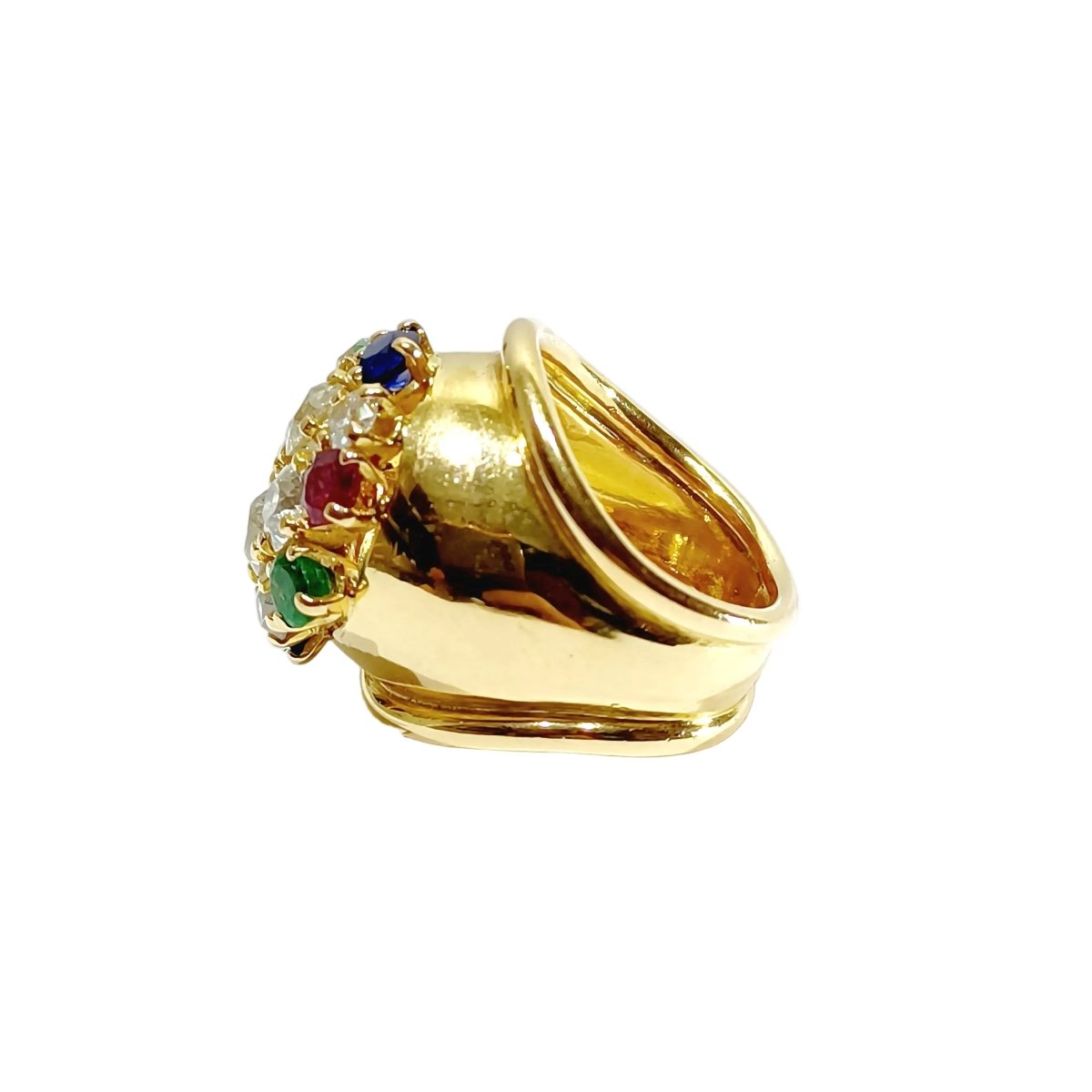 Bague Cocktail en or jaune, rubis, émeraudes, saphirs et diamants - Castafiore