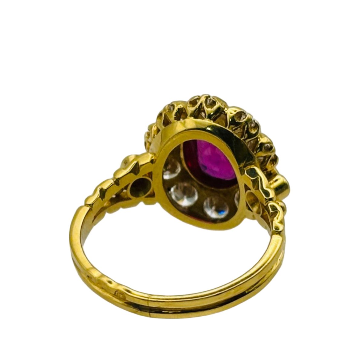 Bague Cocktail en or jaune, rubis et diamants - Castafiore