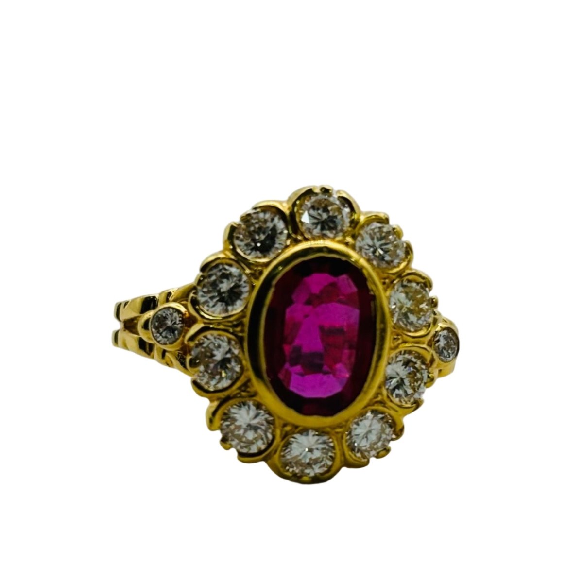 Bague Cocktail en or jaune, rubis et diamants - Castafiore