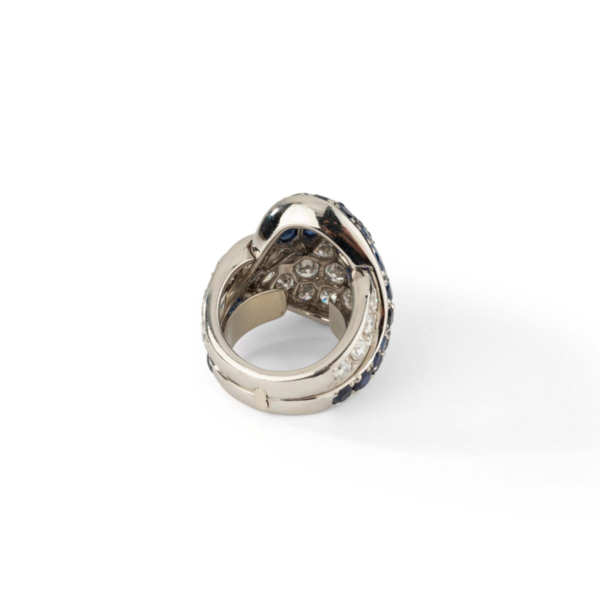 Bague Cocktail en platine, diamants et saphirs - Castafiore