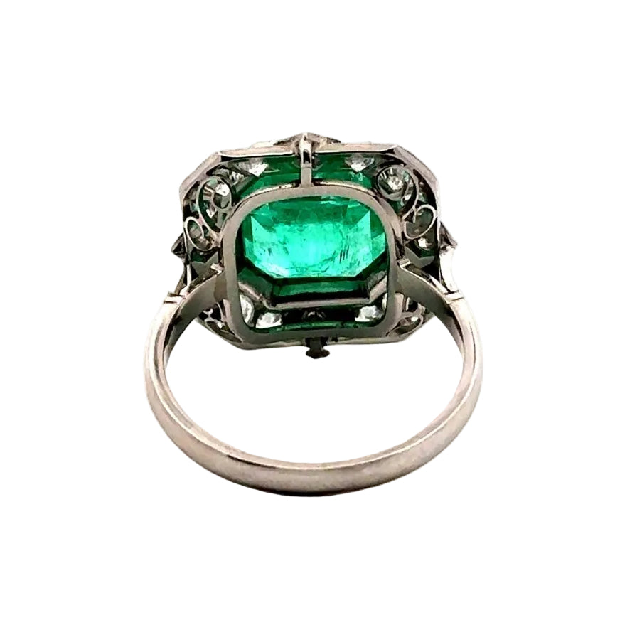 Bague Cocktail en platine, émeraude et diamants - Castafiore