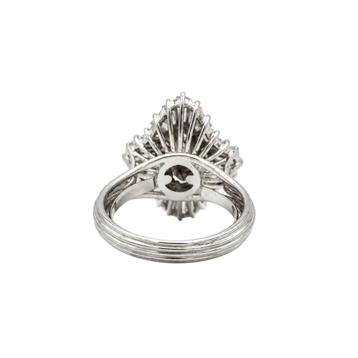 Bague Cocktail en platine et diamants - Castafiore