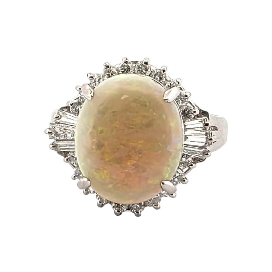 Bague Cocktail en platine, opale et diamants - Castafiore