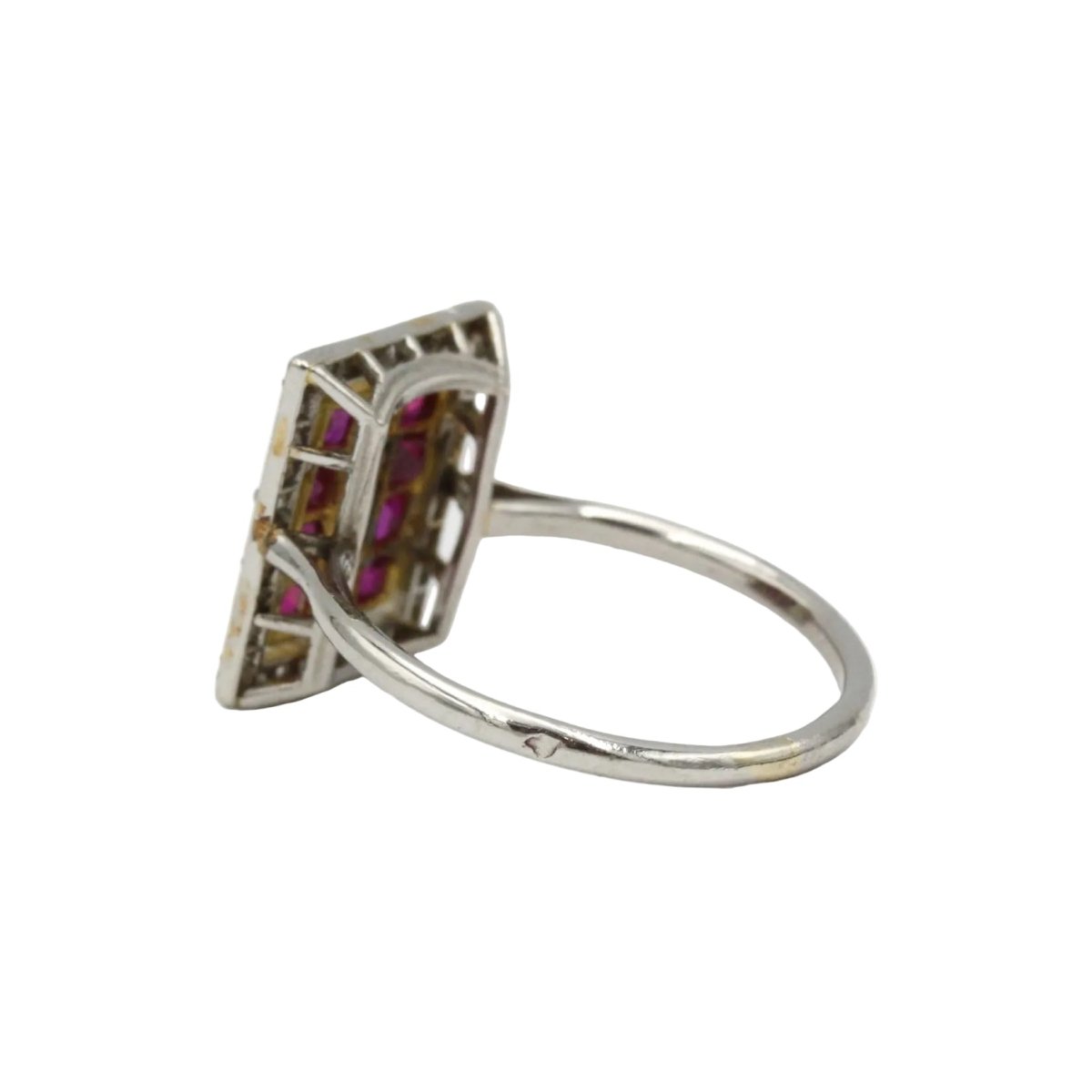 Bague Cocktail en platine, rubis et diamants - Castafiore