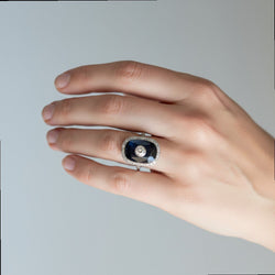 Bague Cocktail en platine, saphir et diamants - Castafiore